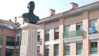 Arroyomolinos rindió homenaje a D. Adolfo Suárez González con el descubrimiento de un busto en su honor