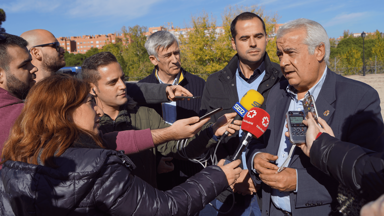 El Alcalde de Arroyomolinos, Carlos Ruipérez, propone una mesa de diálogo con todas las partes implicadas para actualizar el convenio sobre el desvío de las Torres de Alta Tensión