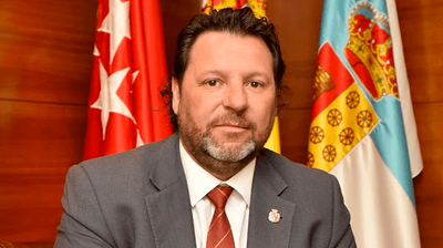 Entrevista a Javier Mellado, Director General de EMUGESA, en el 102.3 FM sobre el cambio en la gestión de la Empresa Municipal y su cambio de denominación.