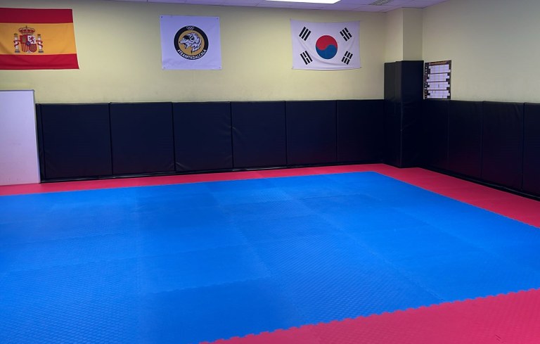 Arroyomolinos renueva las salas de judo y de taekwondo de Los Mosquitos