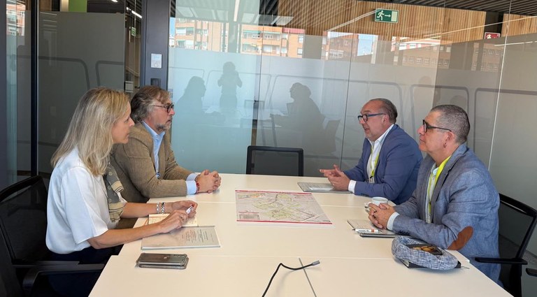 Arroyomolinos traslada al Consorcio Regional de Transportes las necesidades de mejora de sus líneas de autobús