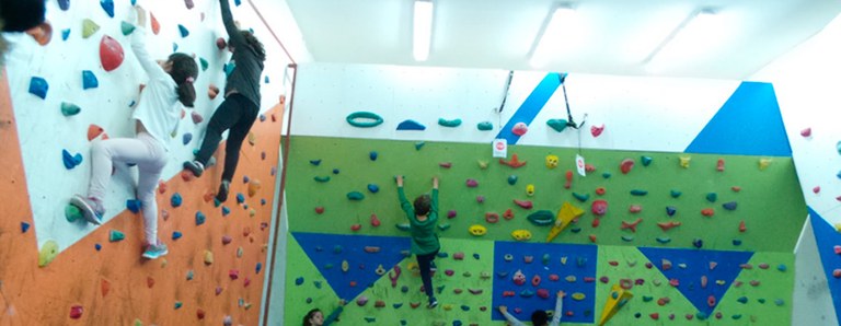 Arroyomolinos cuenta con una nueva sala indoor de escalada en La Dehesa