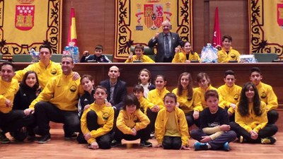 El Ayuntamiento rinde homenaje a los jóvenes medallistas de Taekwondo del campeonato de España