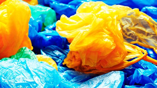 Desde el 1 de julio es obligatorio el cobro de las bolsas de plástico para reducir su consumo