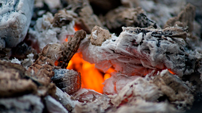 El Ayuntamiento de Arroyomolinos y Policía Local piden a los vecinos extremar la precaución con las cenizas de las chimeneas