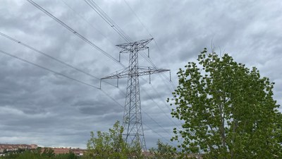 Luz verde a la retirada de las líneas de alta tensión que atraviesan el casco urbano de Arroyomolinos