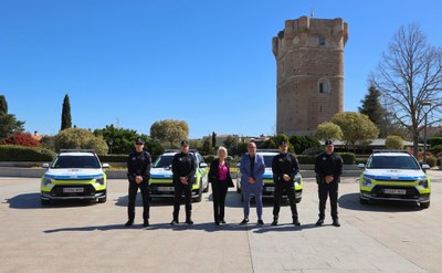 El alcalde Quiroga presenta la nueva flota de vehículos de la Policía Local de Arroyomolinos