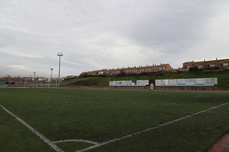 El Ayuntamiento adjudica las obras para reformar los campos de fútbol y modernizar la pista de atletismo