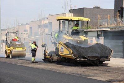 Quiroga anuncia una inversión de 1,5 millones de euros para la fase II del ‘plan Asfalto’